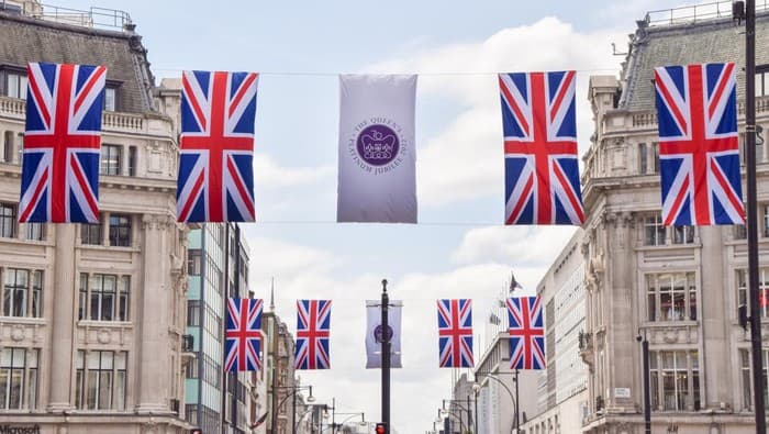 Negara Inggris jadi salah satu negara dengan sistem pendidikan terbaik. Foto: Getty Images/VV Shots